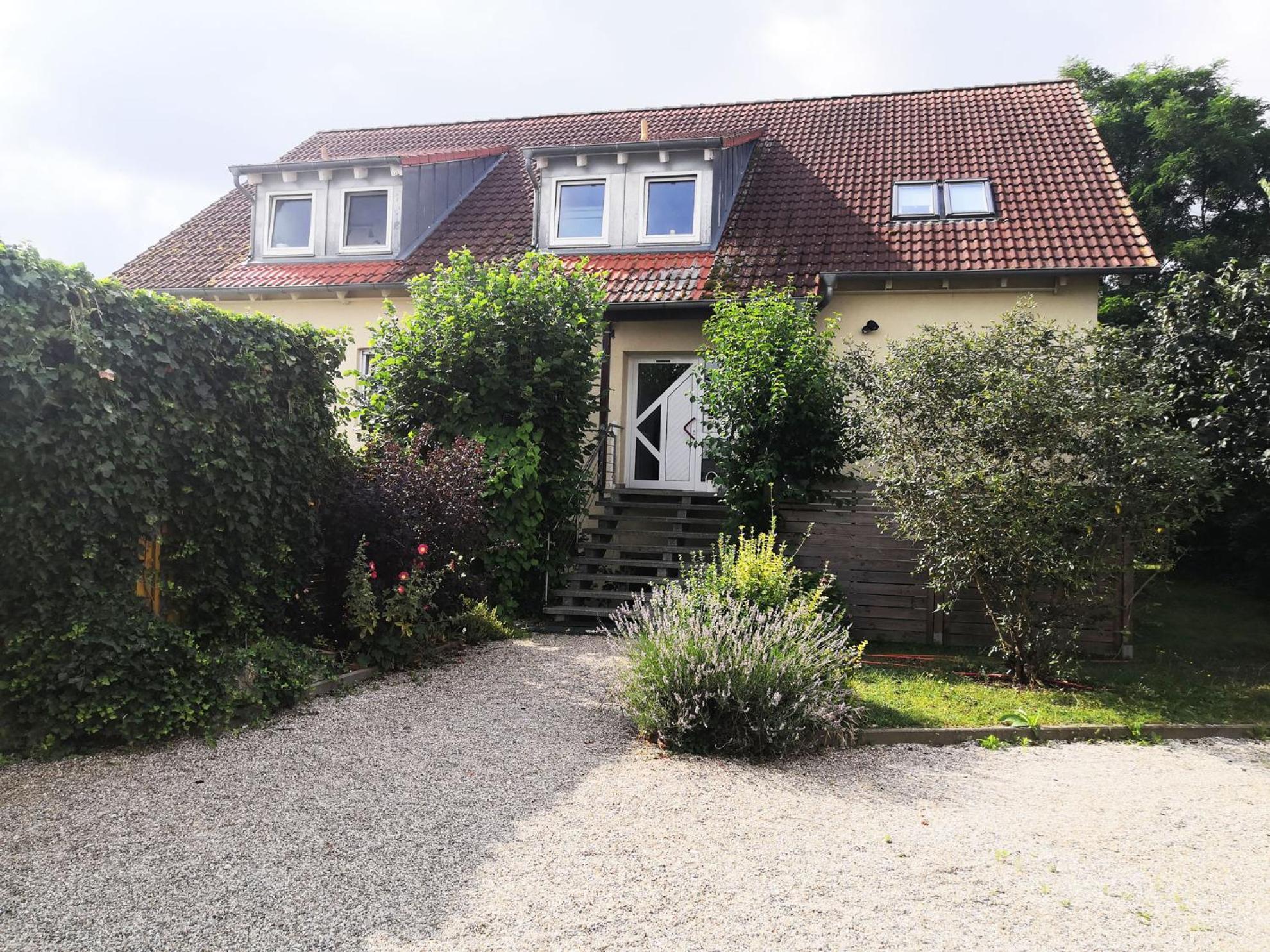 Ideal Fuer Kurze Aufenthalte - Gemuetliches 1-Zimmer-Apartment Adelsdorf Exteriör bild