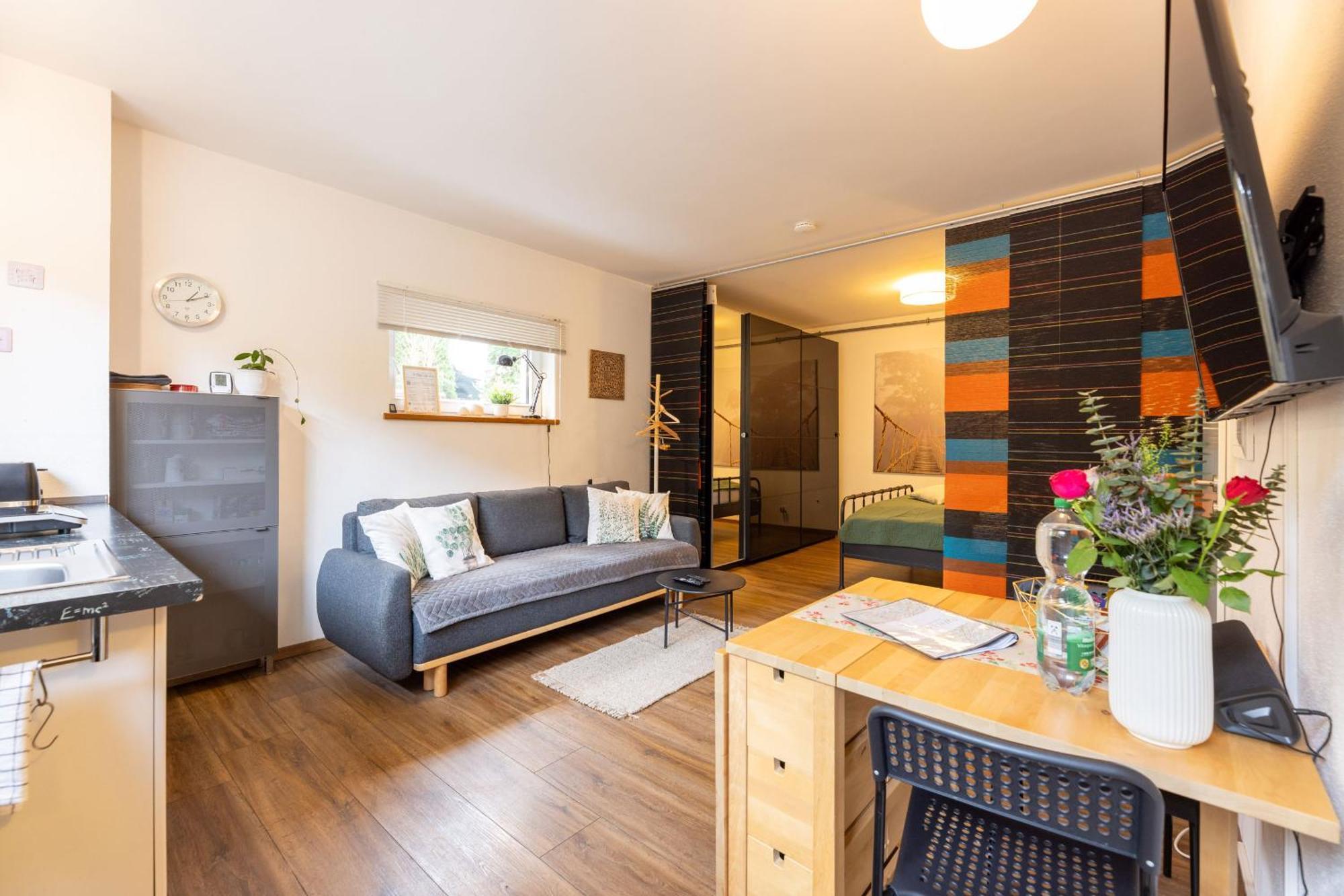 Ideal Fuer Kurze Aufenthalte - Gemuetliches 1-Zimmer-Apartment Adelsdorf Exteriör bild