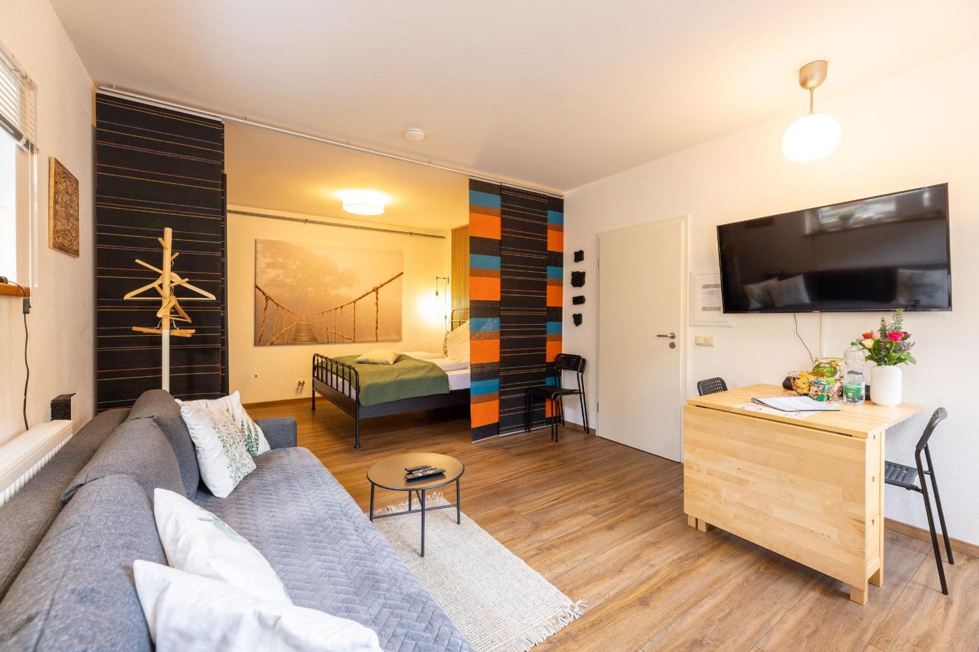 Ideal Fuer Kurze Aufenthalte - Gemuetliches 1-Zimmer-Apartment Adelsdorf Exteriör bild