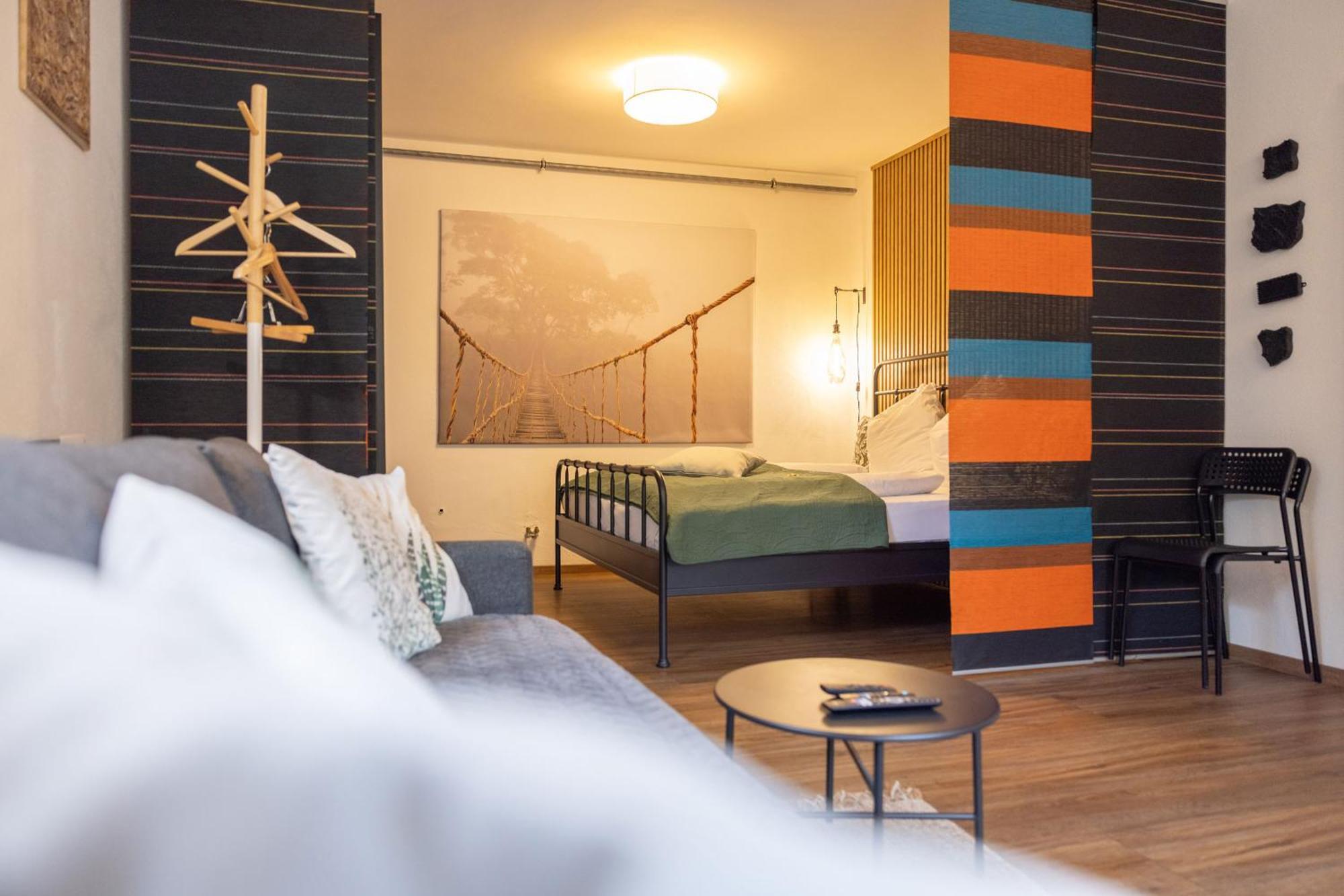 Ideal Fuer Kurze Aufenthalte - Gemuetliches 1-Zimmer-Apartment Adelsdorf Exteriör bild