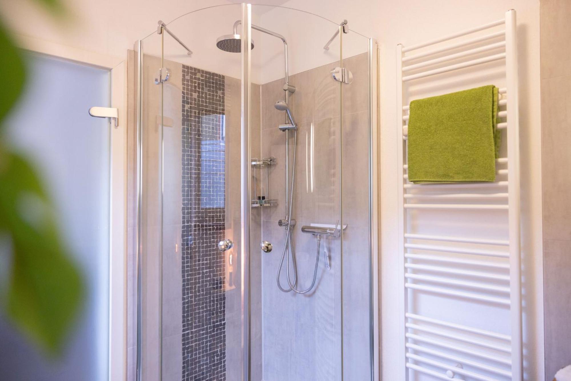 Ideal Fuer Kurze Aufenthalte - Gemuetliches 1-Zimmer-Apartment Adelsdorf Exteriör bild